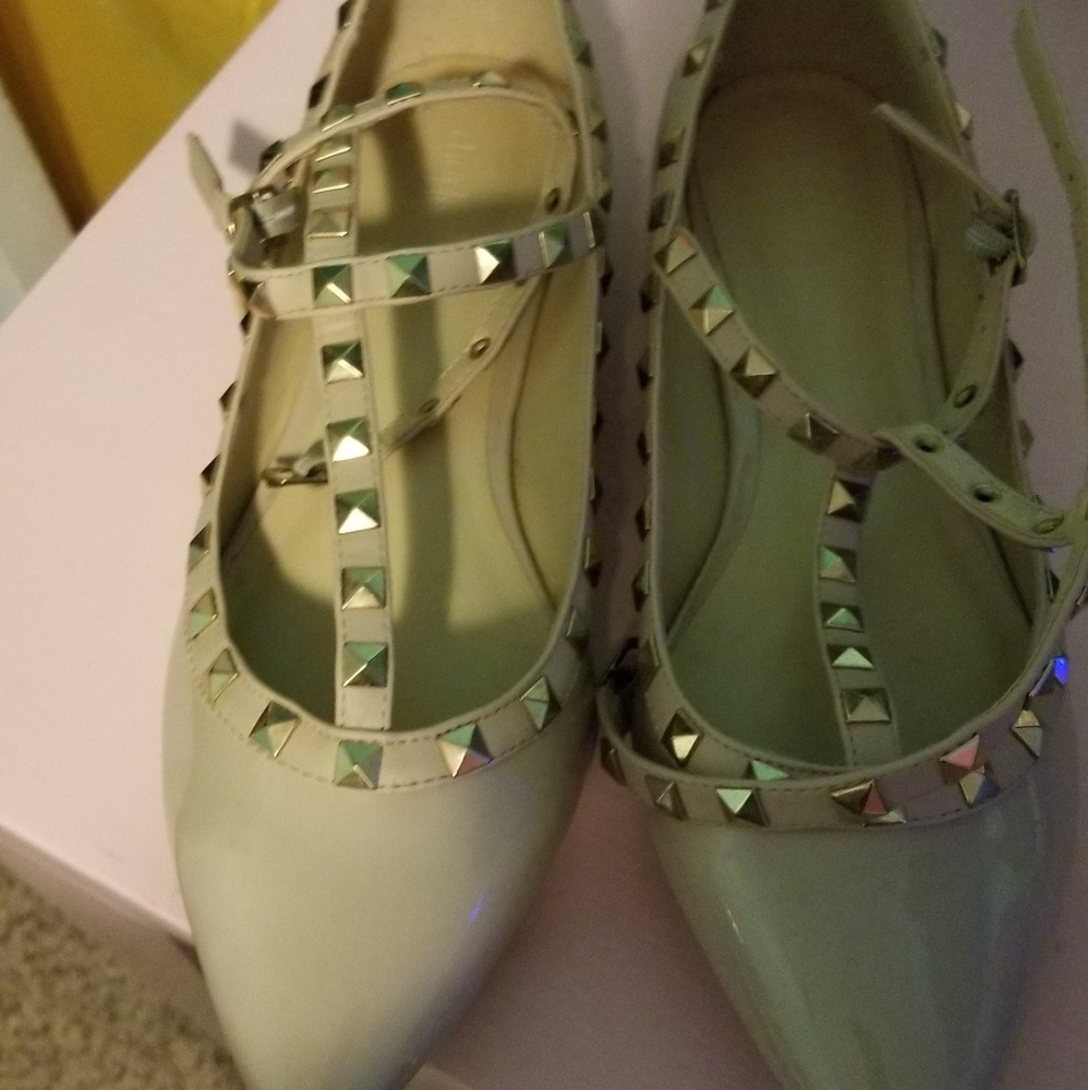 Brandnew in box Charlotte Russe size 9